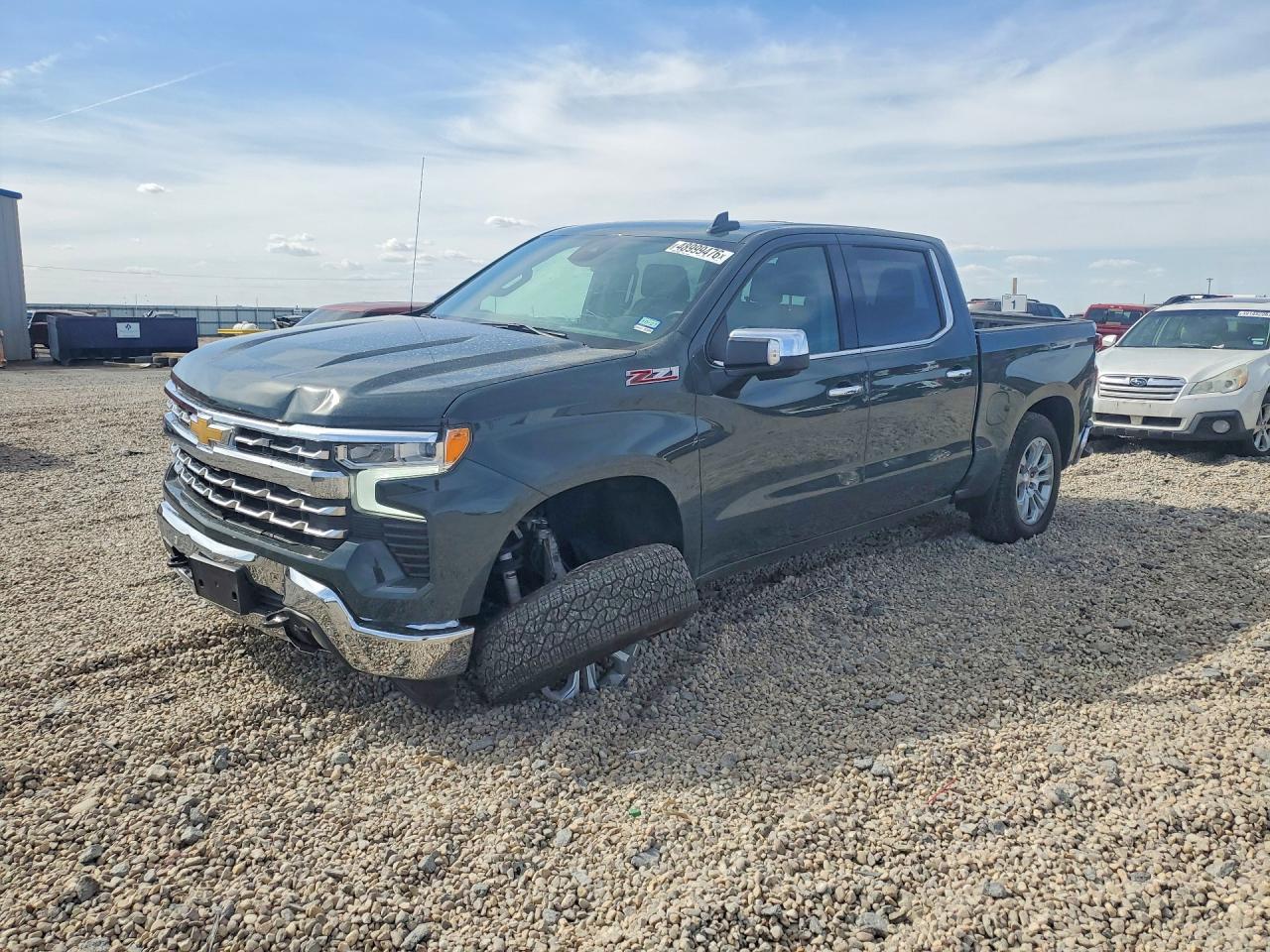 Salvage Chevrolet Silverado Image