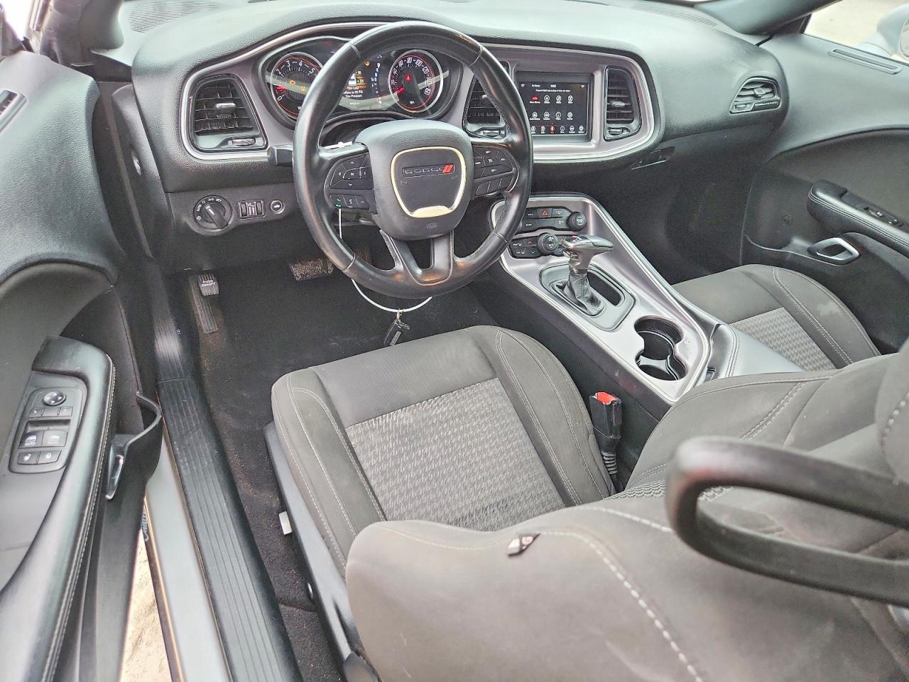 Dodge Challenger Sxt