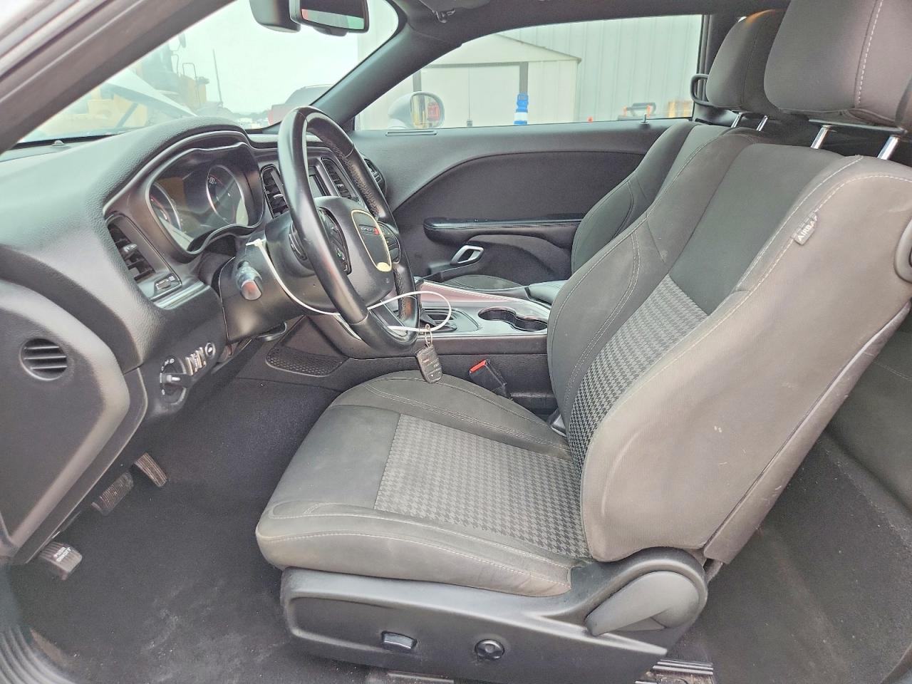 Dodge Challenger Sxt