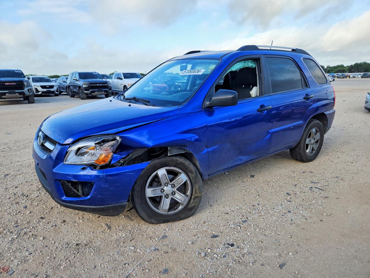 Salvage Kia Sportage Image