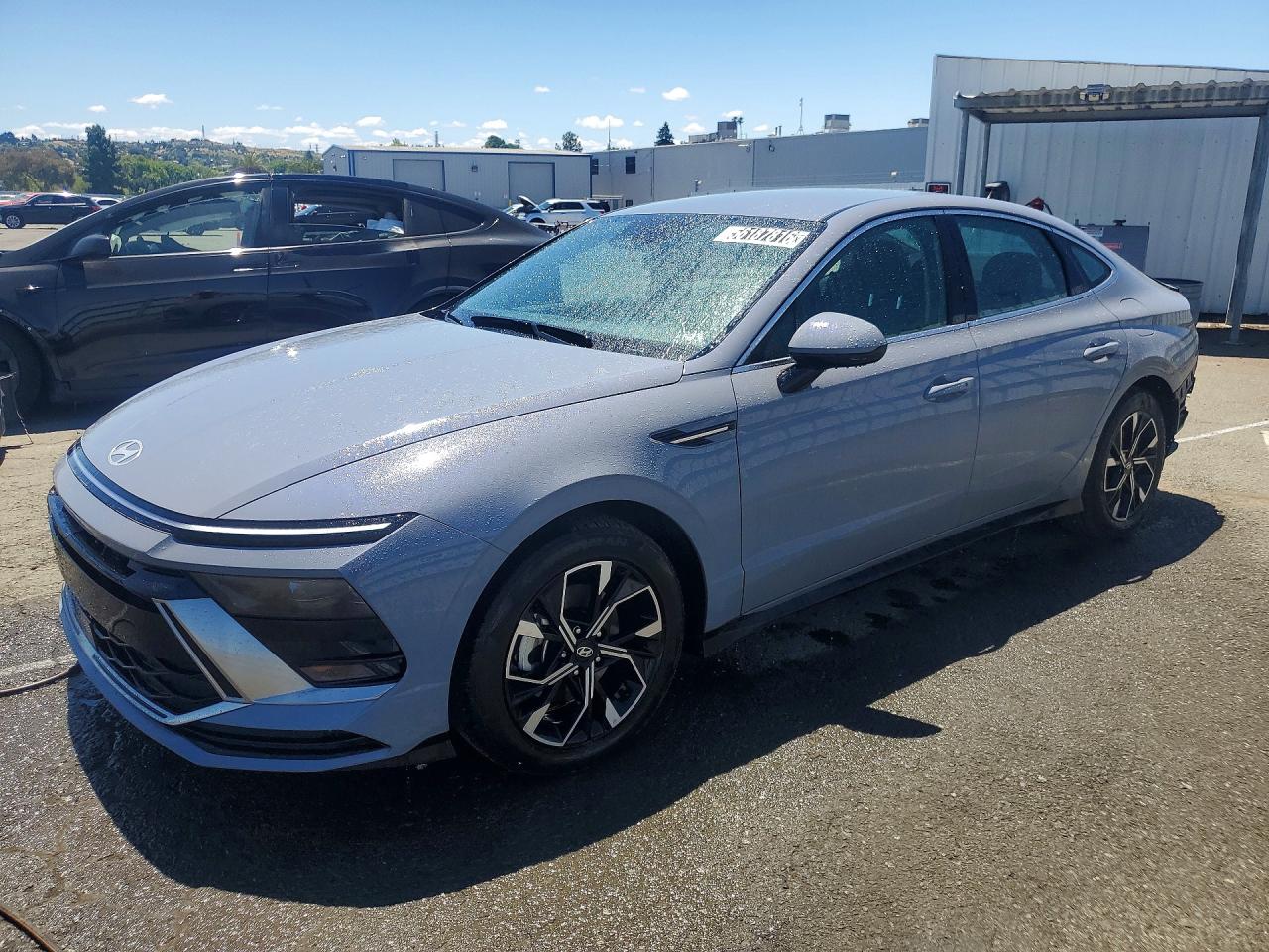 Salvage Hyundai SONATA Image
