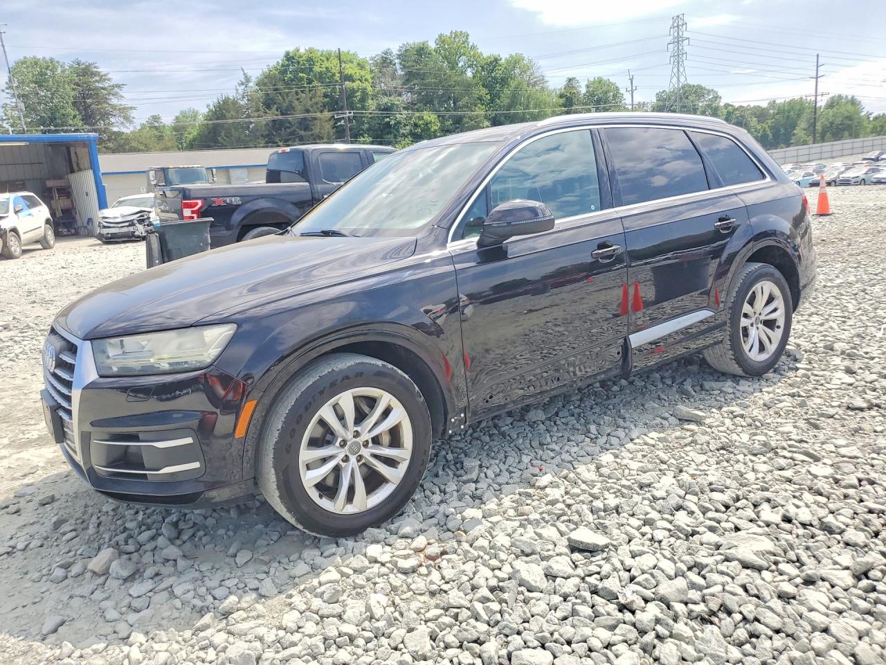 Salvage Audi Q7 Image