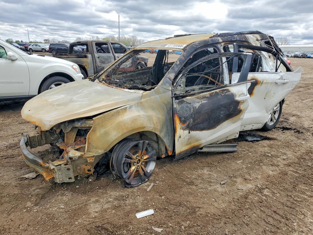 Salvage Chevrolet Equinox Image