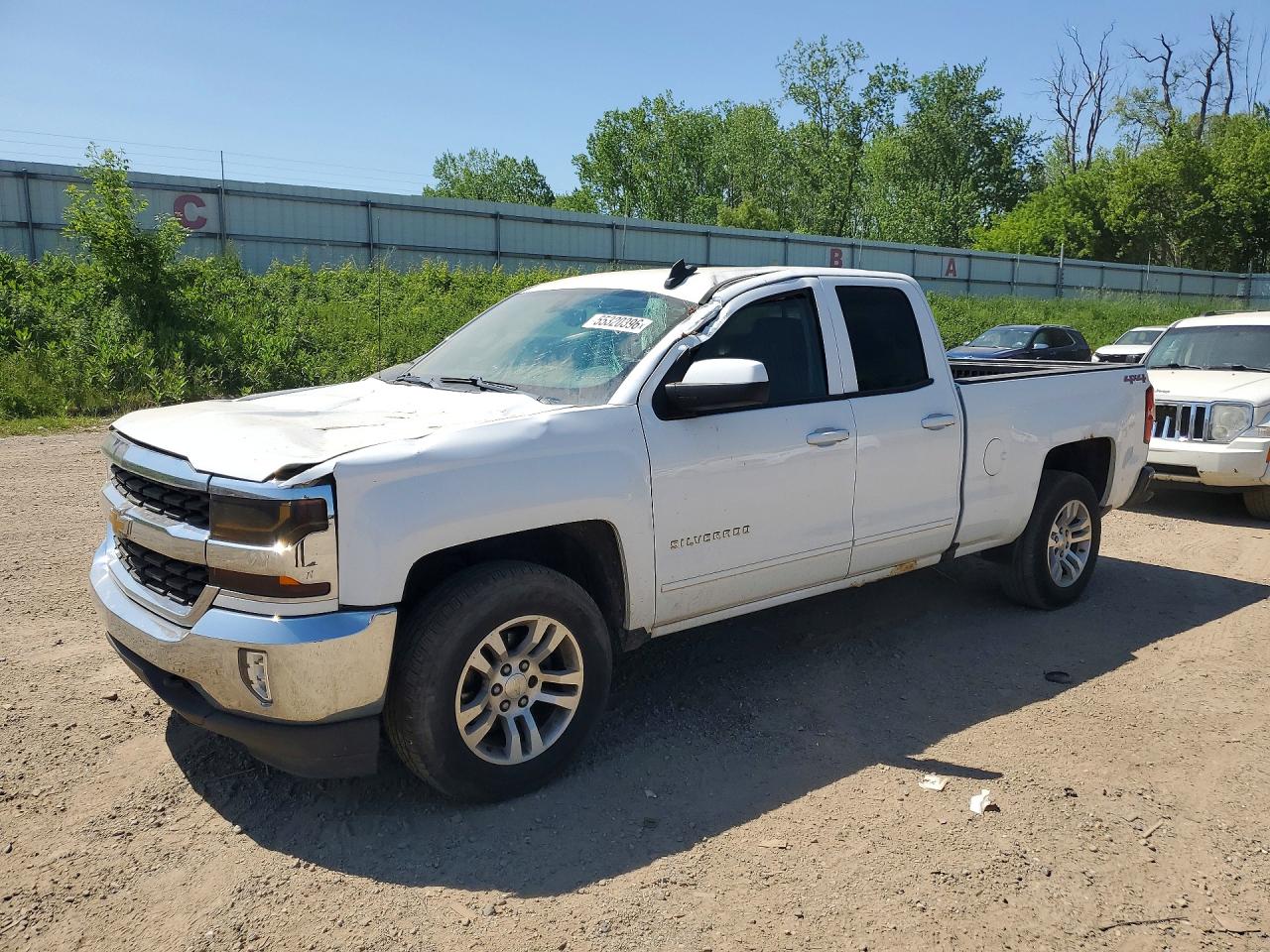 Salvage Chevrolet Silverado Image