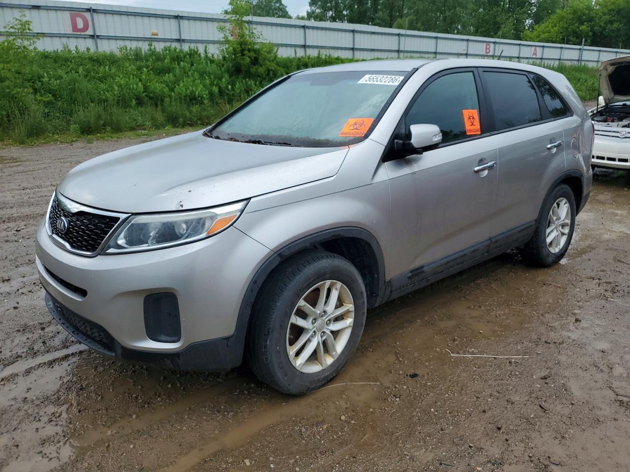 Salvage Kia Sorento Image