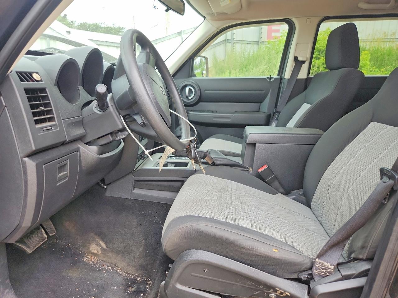 Dodge Nitro Sxt
