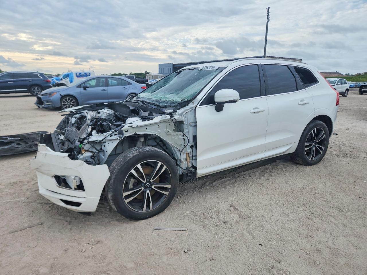 Salvage Volvo XC60 Image