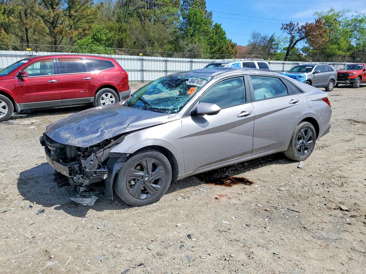 Salvage Hyundai ELANTRA Image