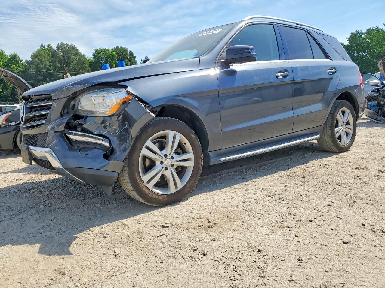 Salvage Mercedes-Benz M-Class Image