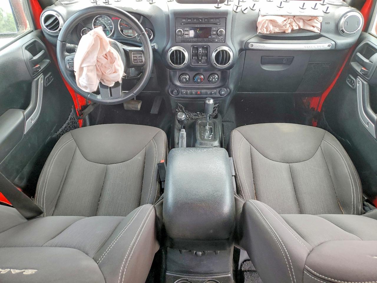 Jeep Wrangler Sahara