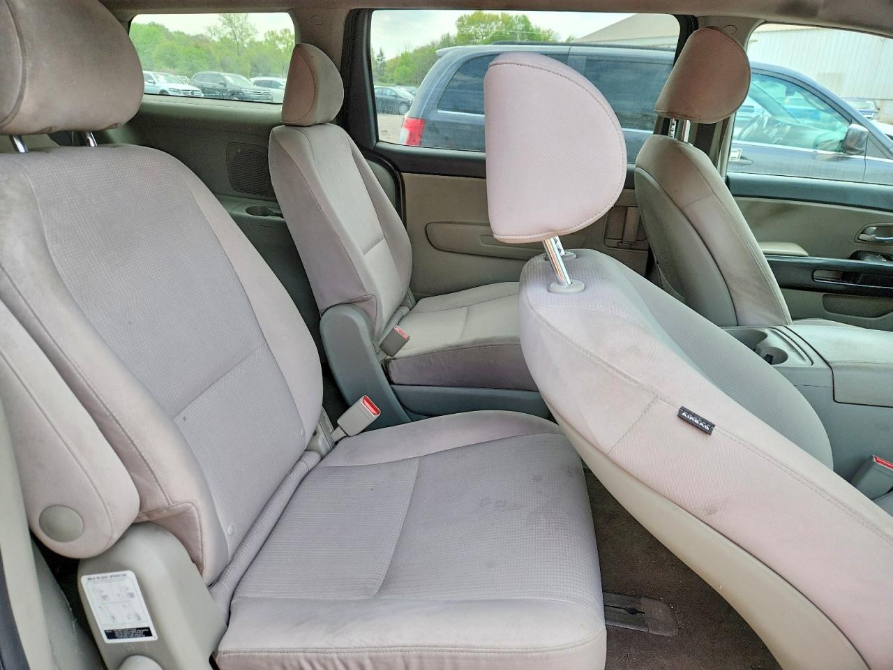 Kia Sedona Lx