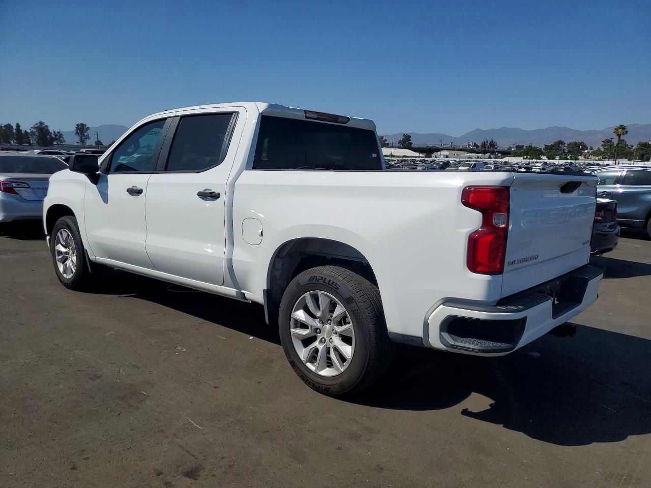 Chevrolet Silverado C1500 Custom