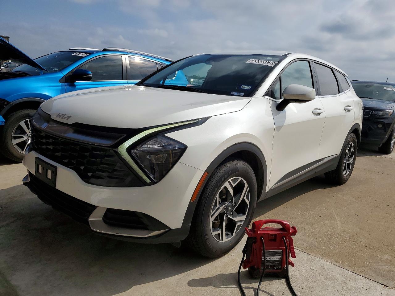 Salvage Kia Sportage Image