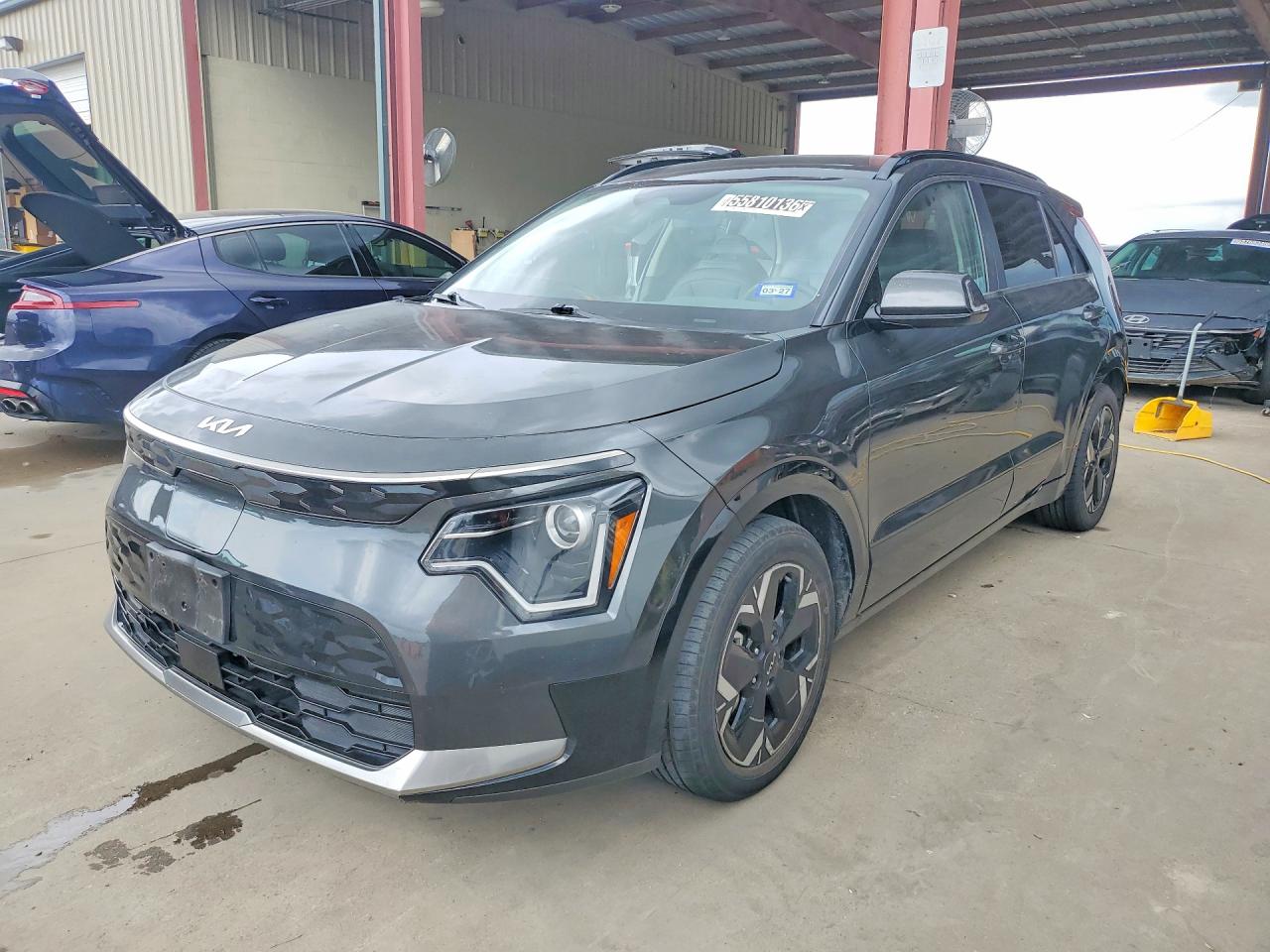 Salvage Kia Niro Image