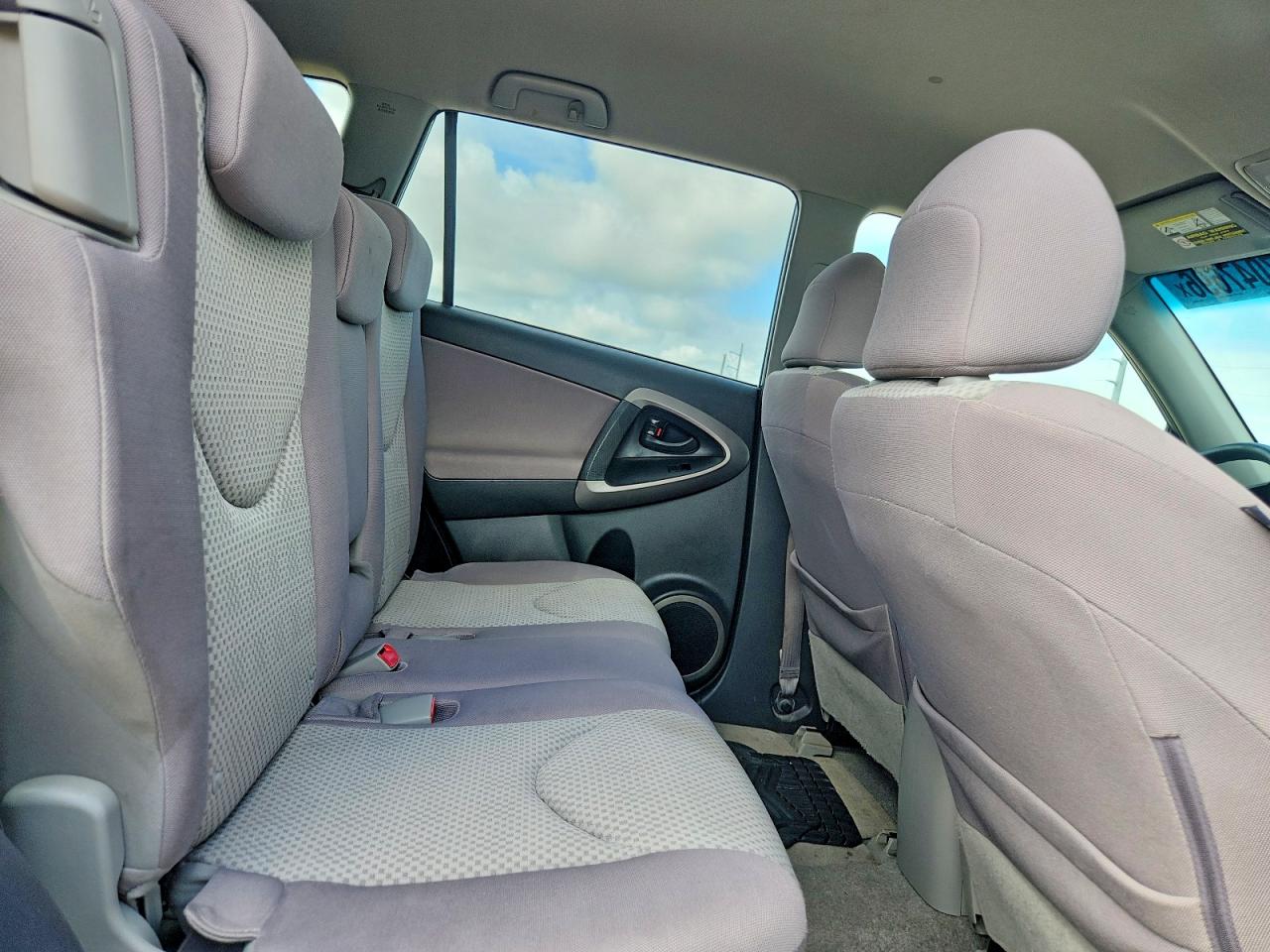 Toyota RAV4 Base