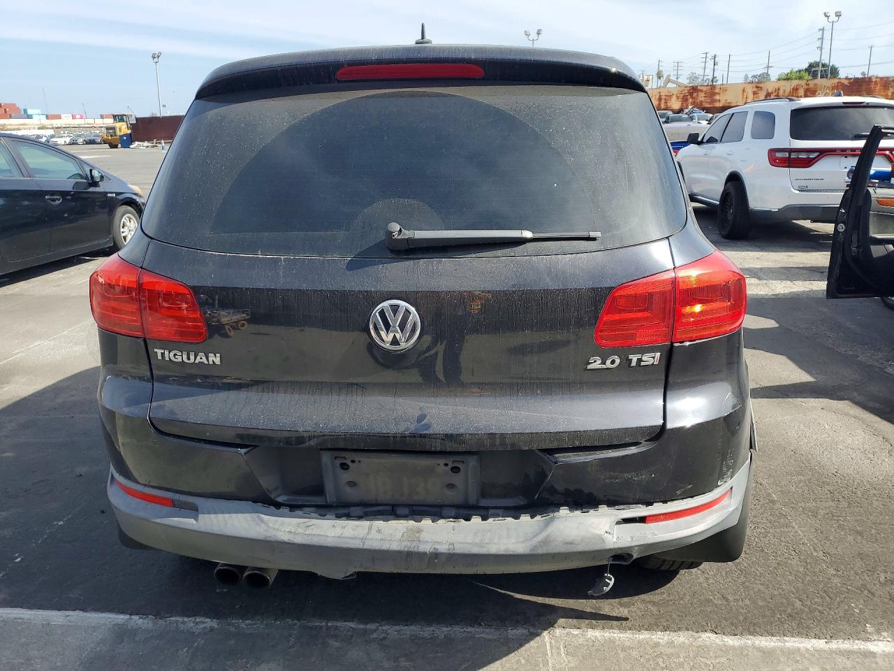 Volkswagen Tiguan S