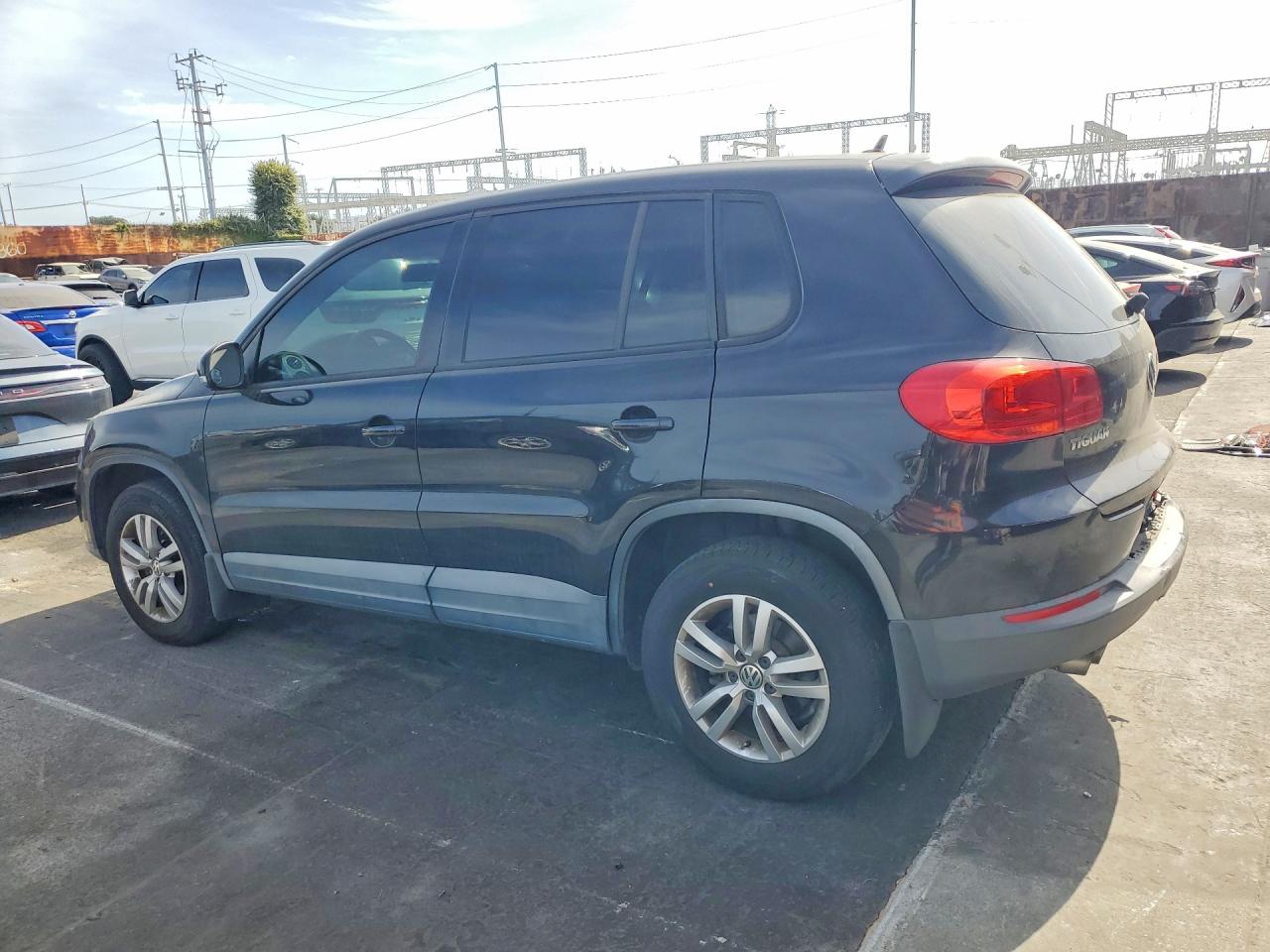 Volkswagen Tiguan S