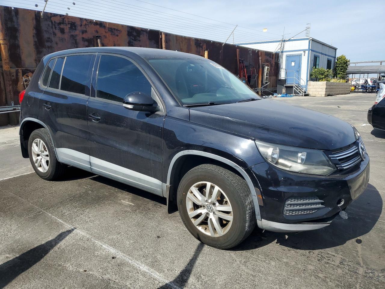 Volkswagen Tiguan S
