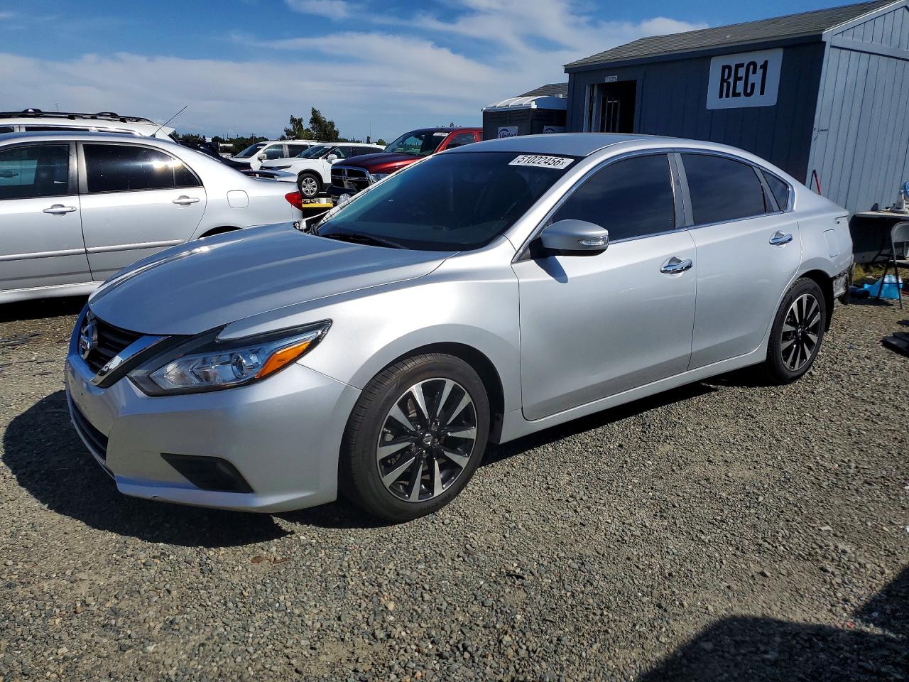Salvage Nissan Altima Image