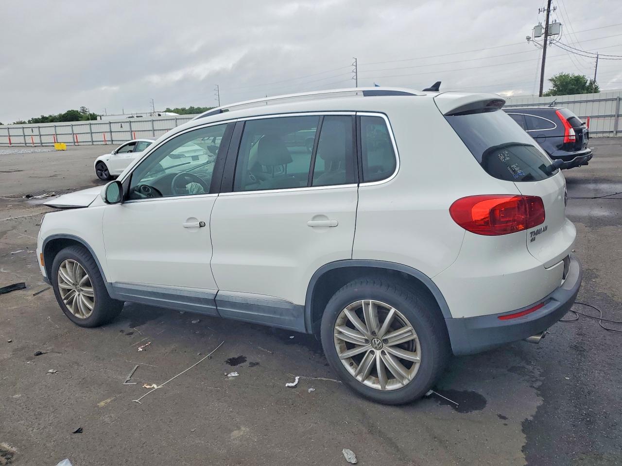 Volkswagen Tiguan S
