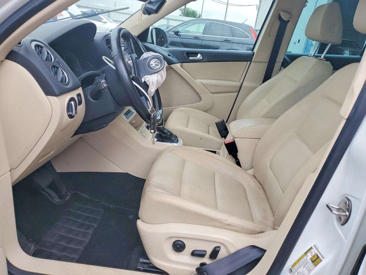 Volkswagen Tiguan S