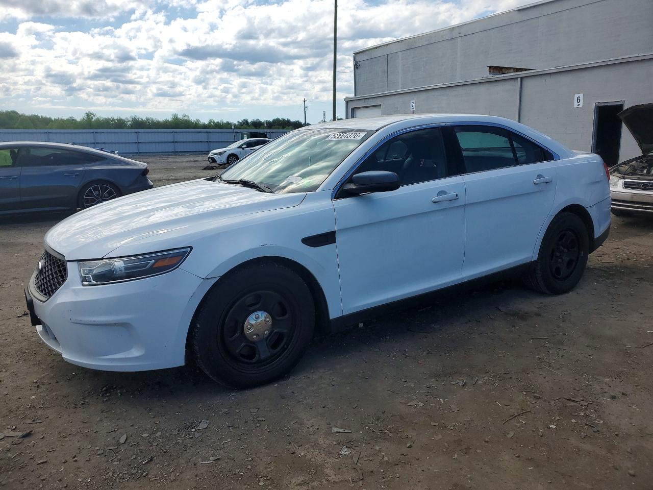 Salvage Ford Taurus Image
