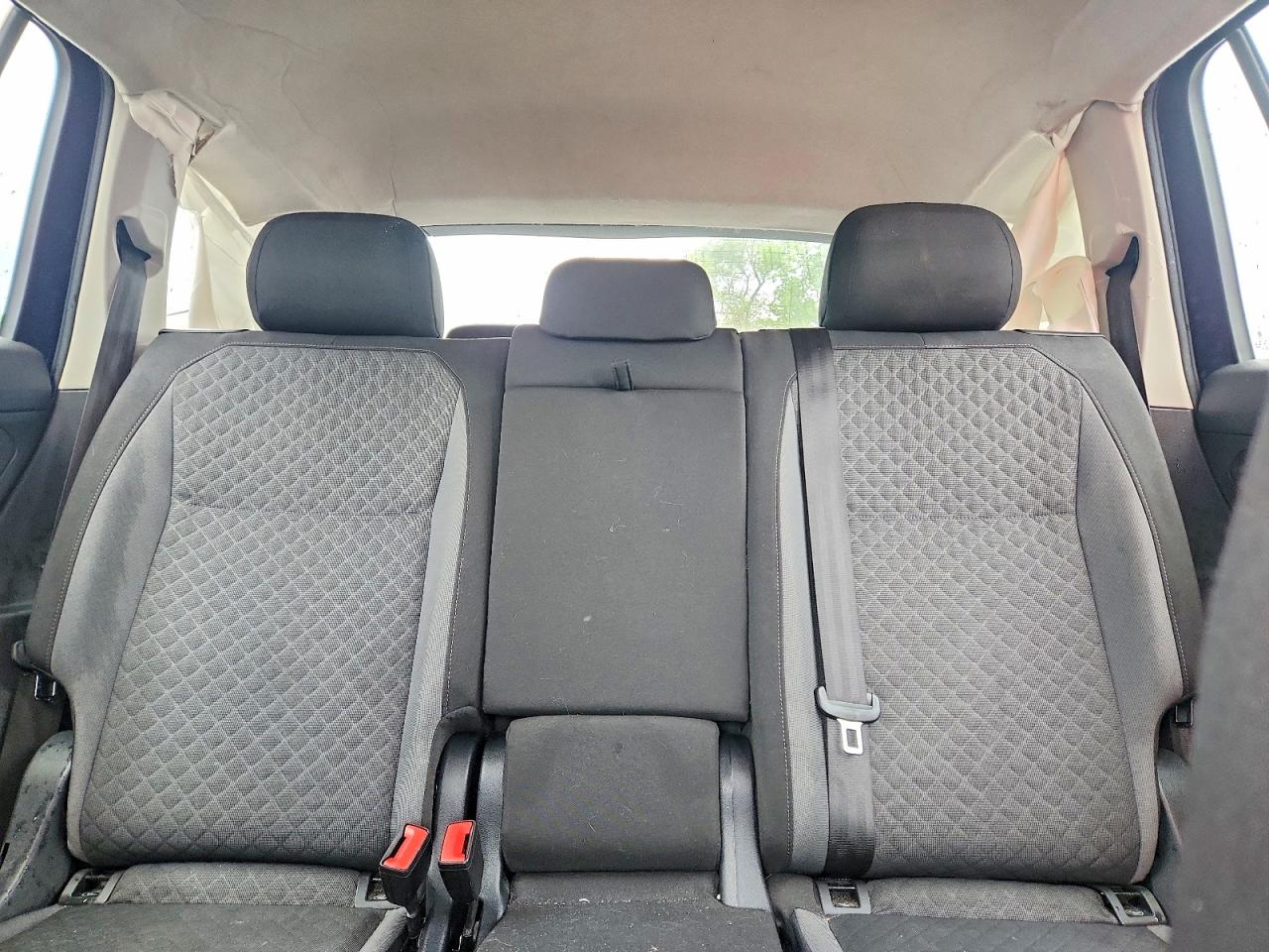Volkswagen Tiguan S