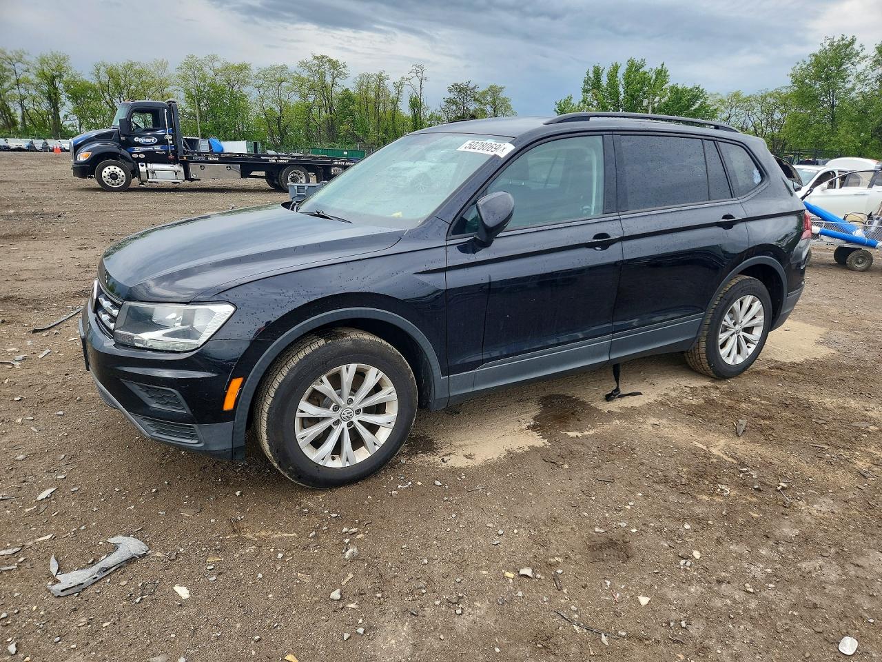 Salvage Volkswagen Tiguan Image