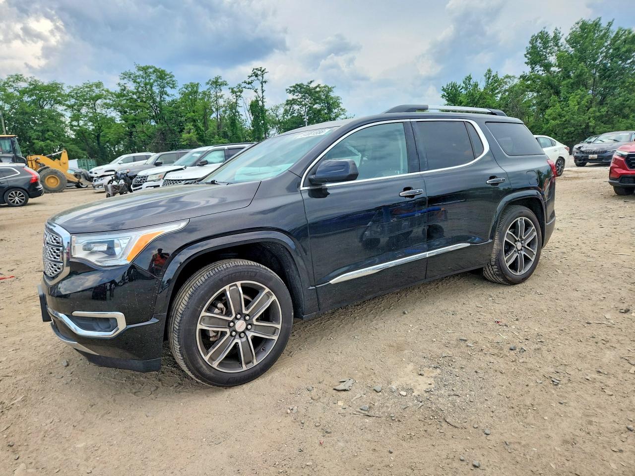 Salvage GMC Acadia Image