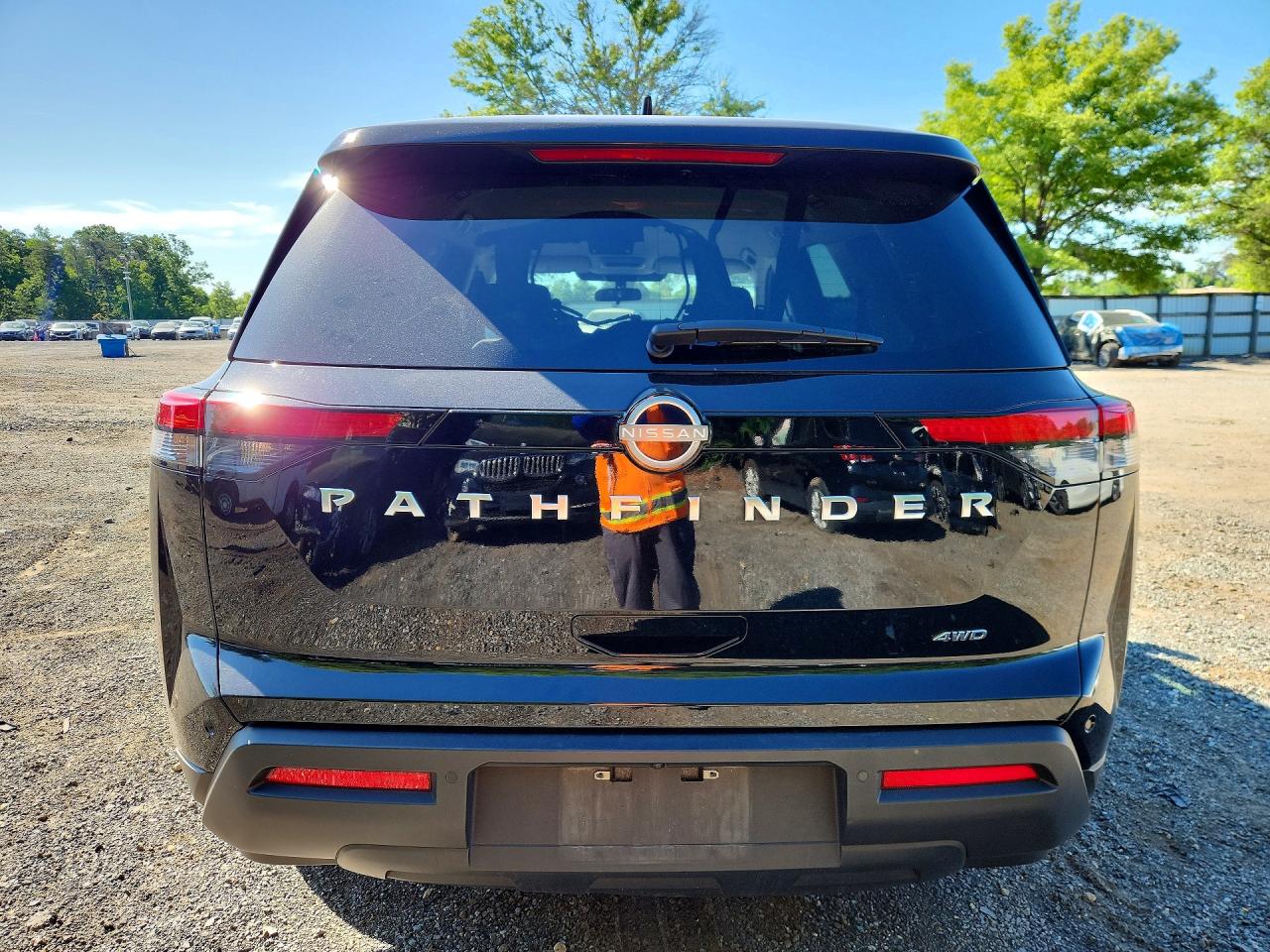 Nissan Pathfinder Sv