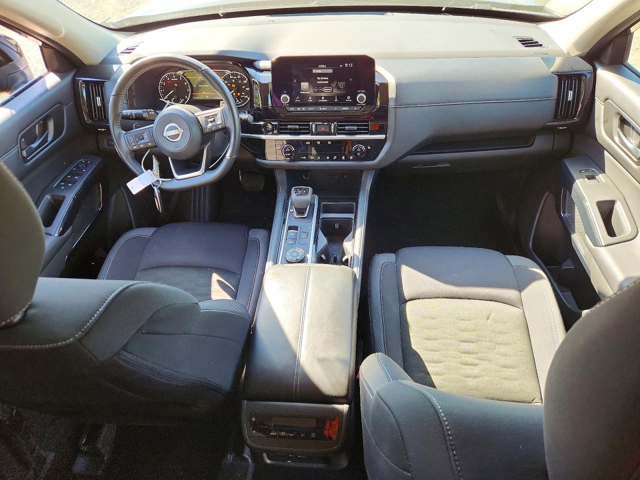 Nissan Pathfinder Sv