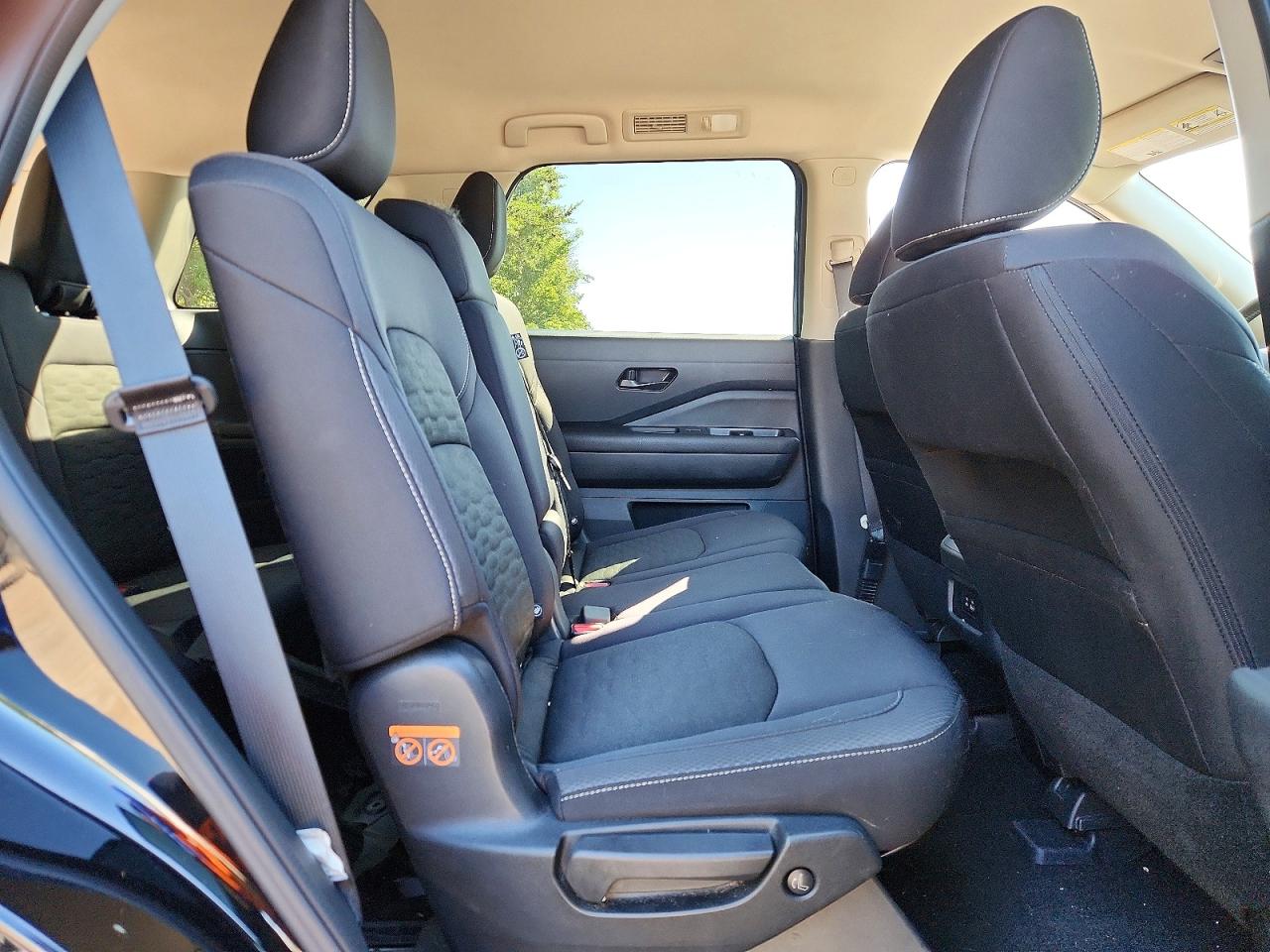 Nissan Pathfinder Sv