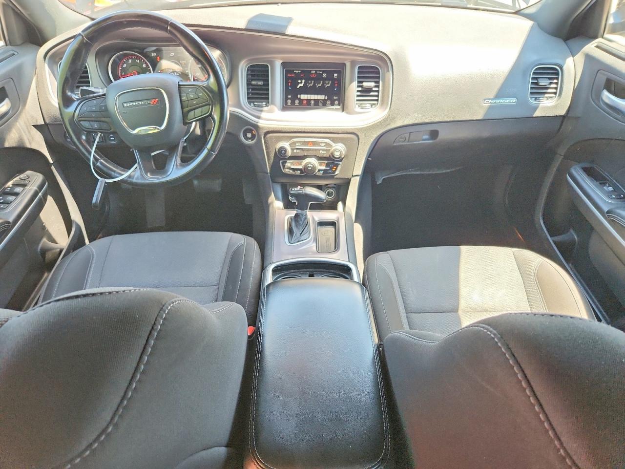 Dodge Charger Sxt