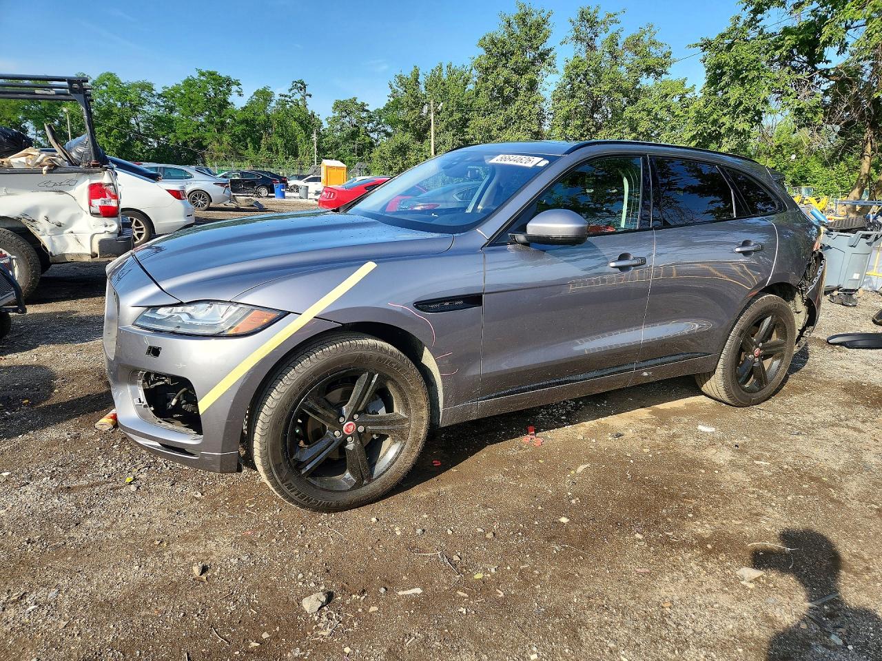 Salvage Jaguar F-PACE Image