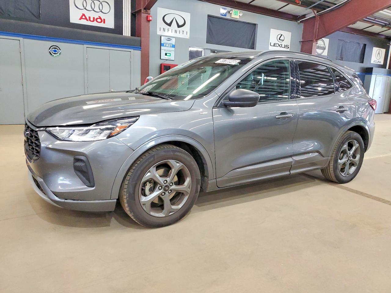 Salvage Ford Escape Image