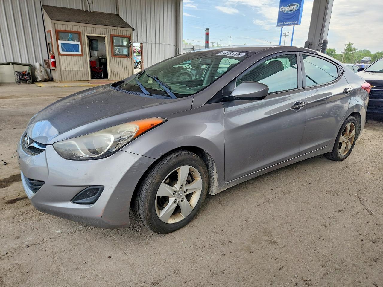 Salvage Hyundai ELANTRA Image