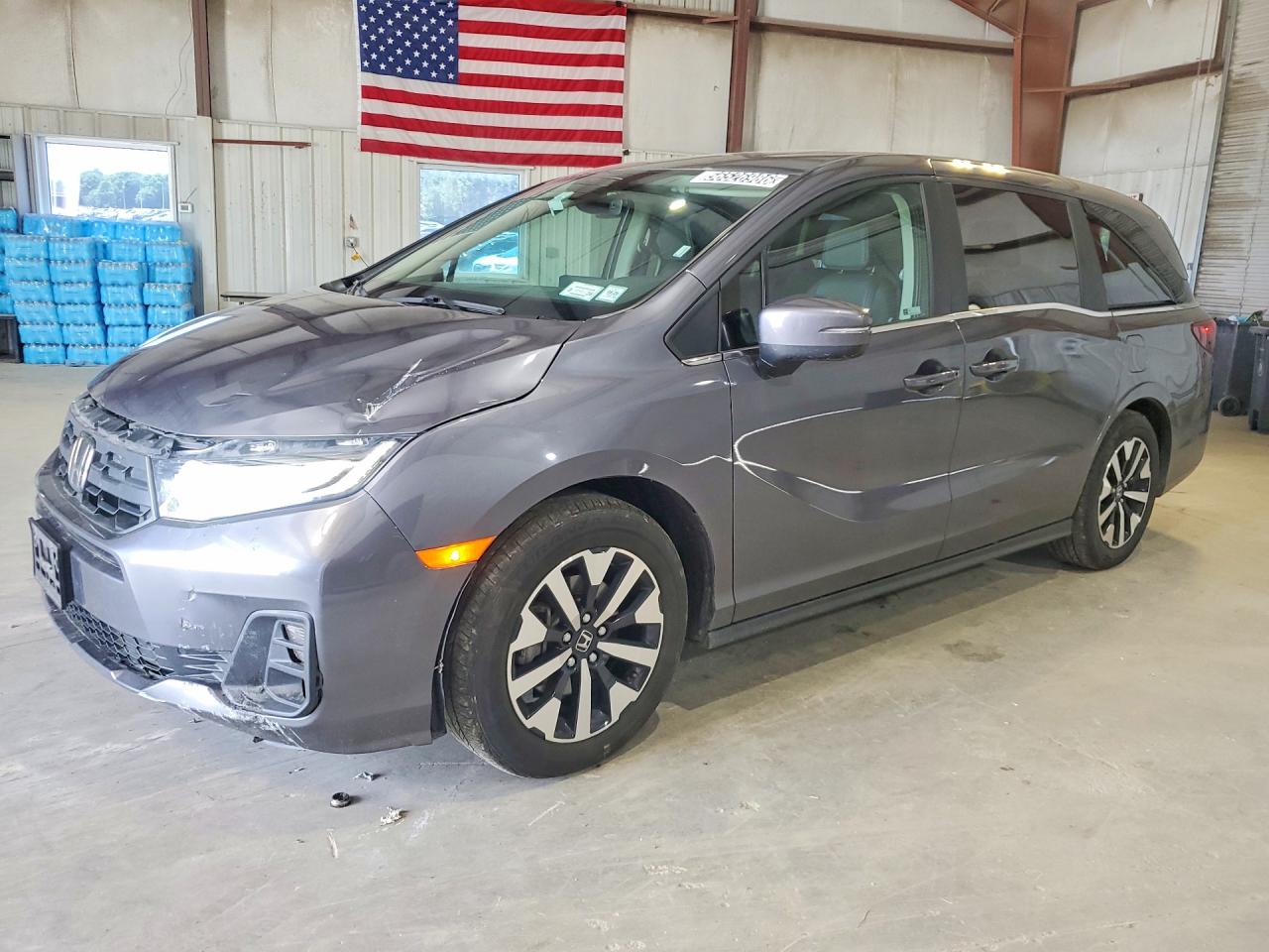 Salvage Honda Odyssey Image