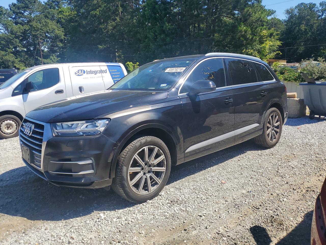 Salvage Audi Q7 Image