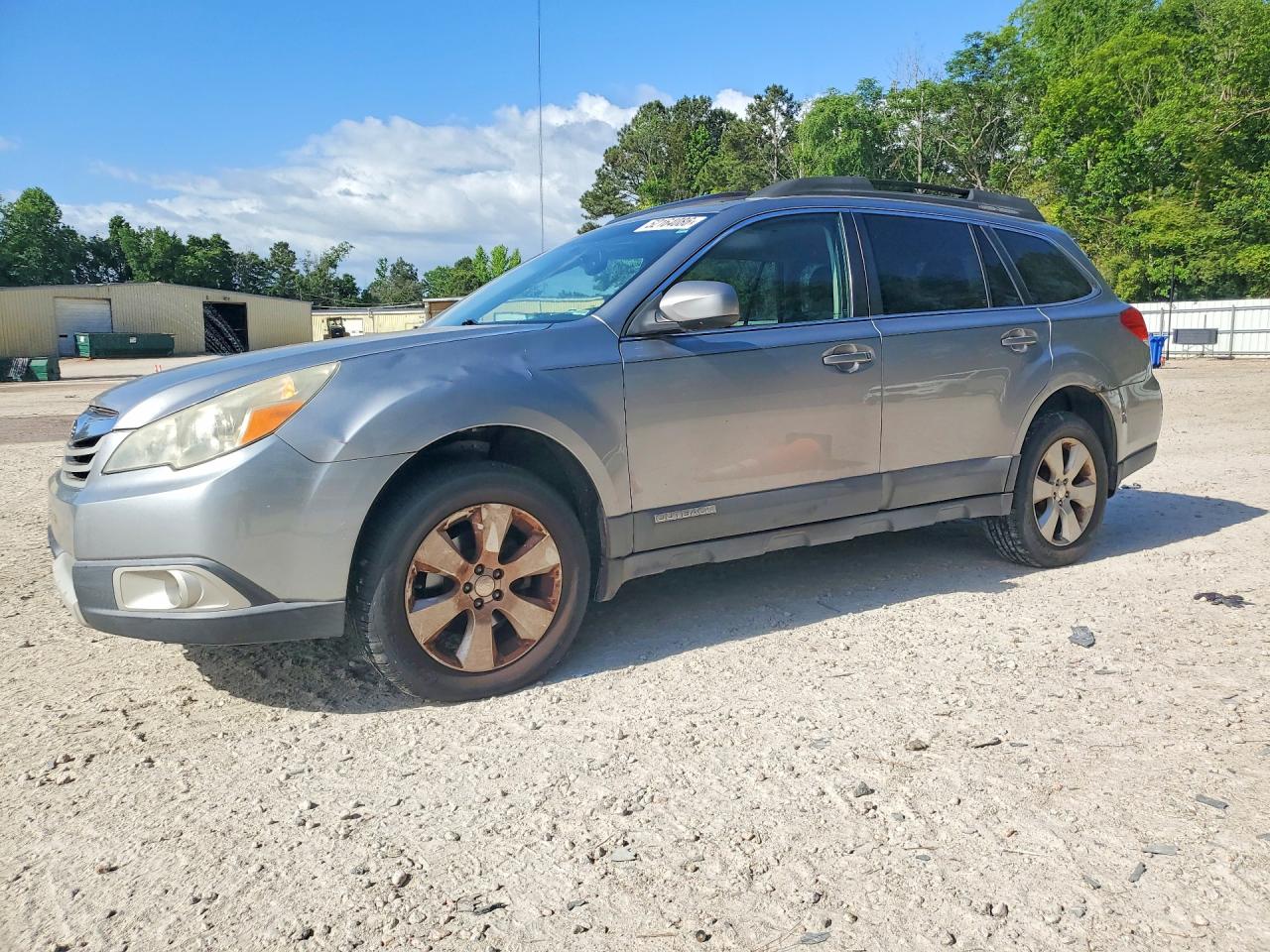 Salvage Subaru Outback Image