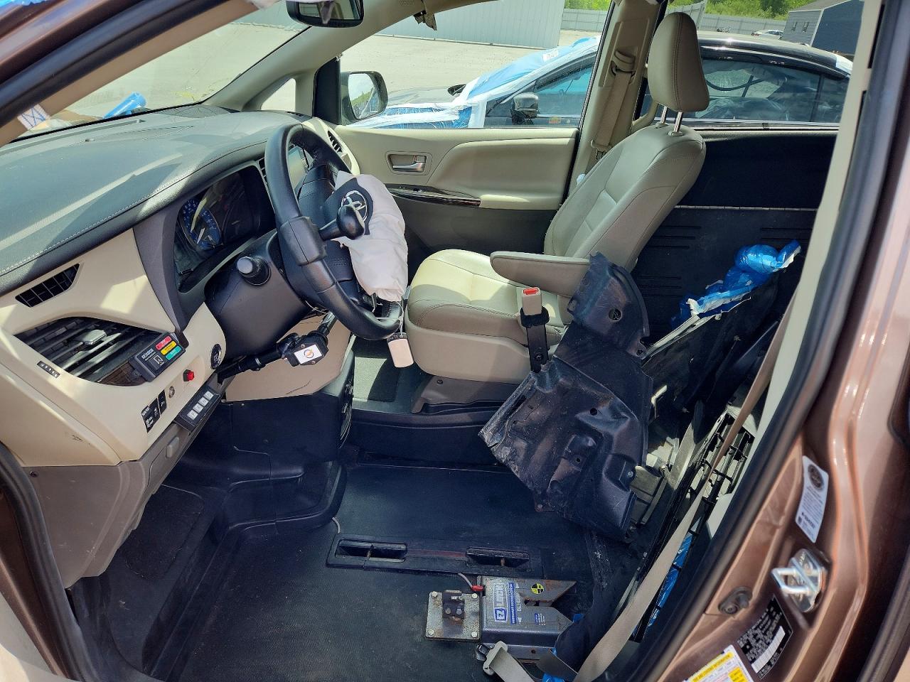 Toyota Sienna Xle 8-passenger