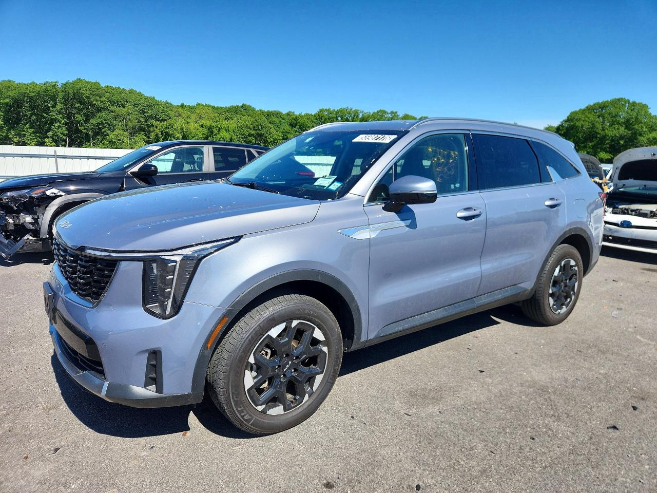Salvage Kia Sorento Image