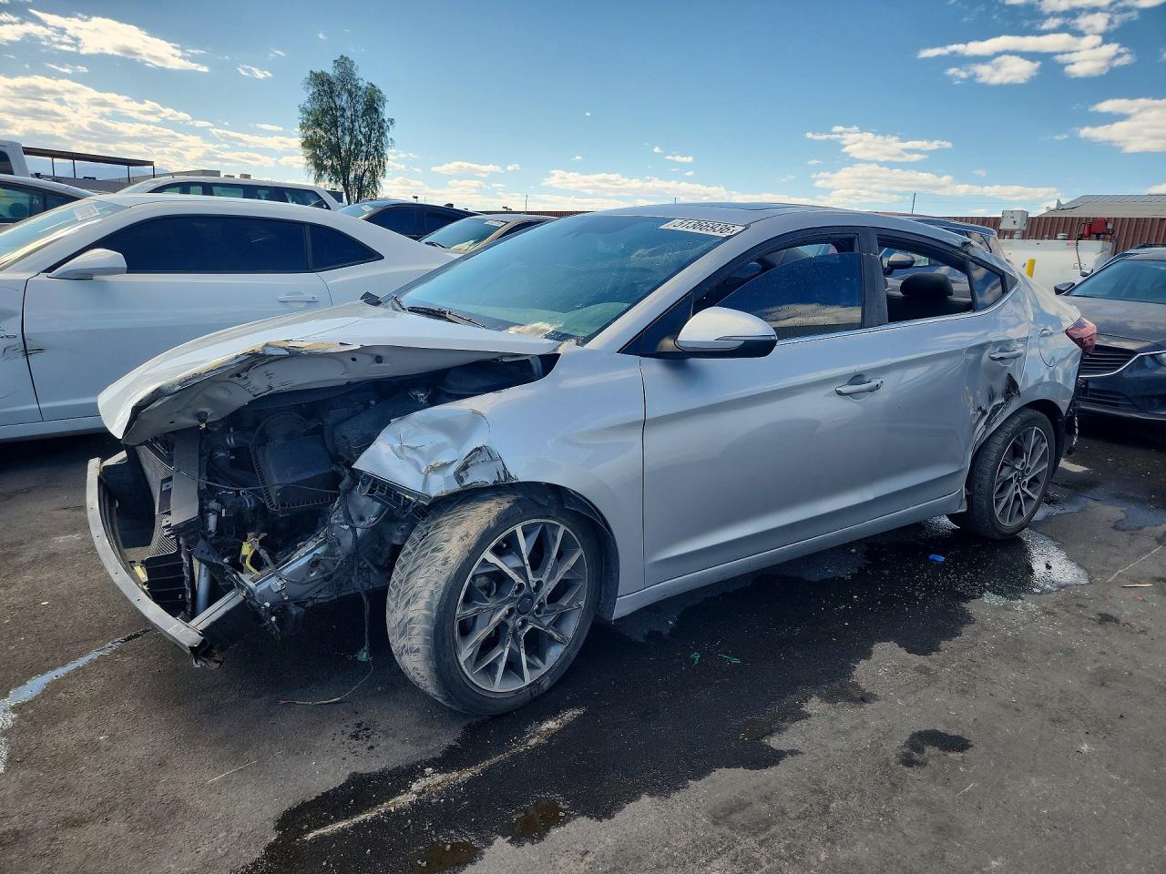 Salvage Hyundai ELANTRA Image