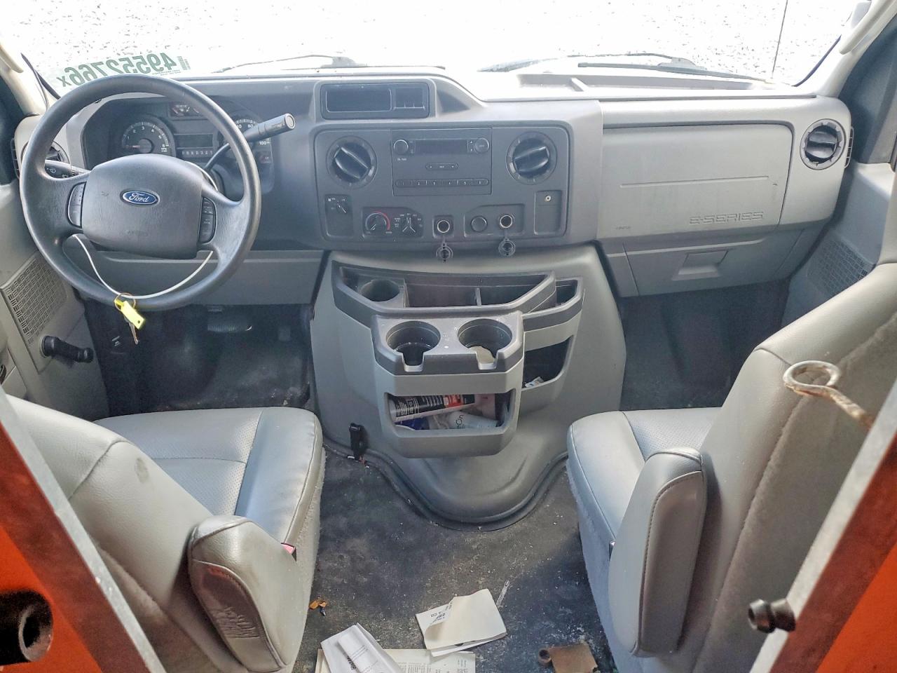 Ford Econoline E350 Super Duty Cutaway Van