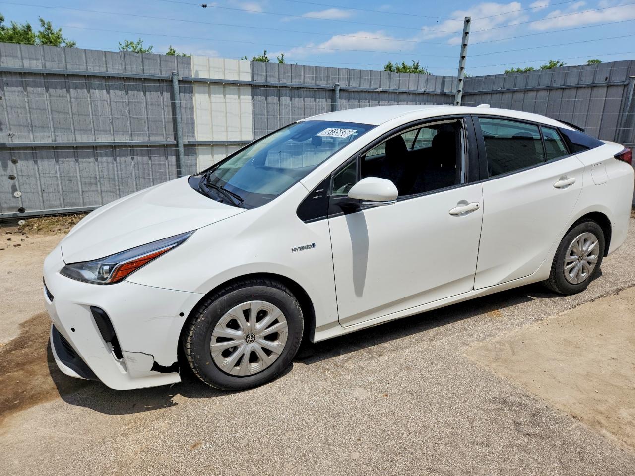 Salvage Toyota Prius Image