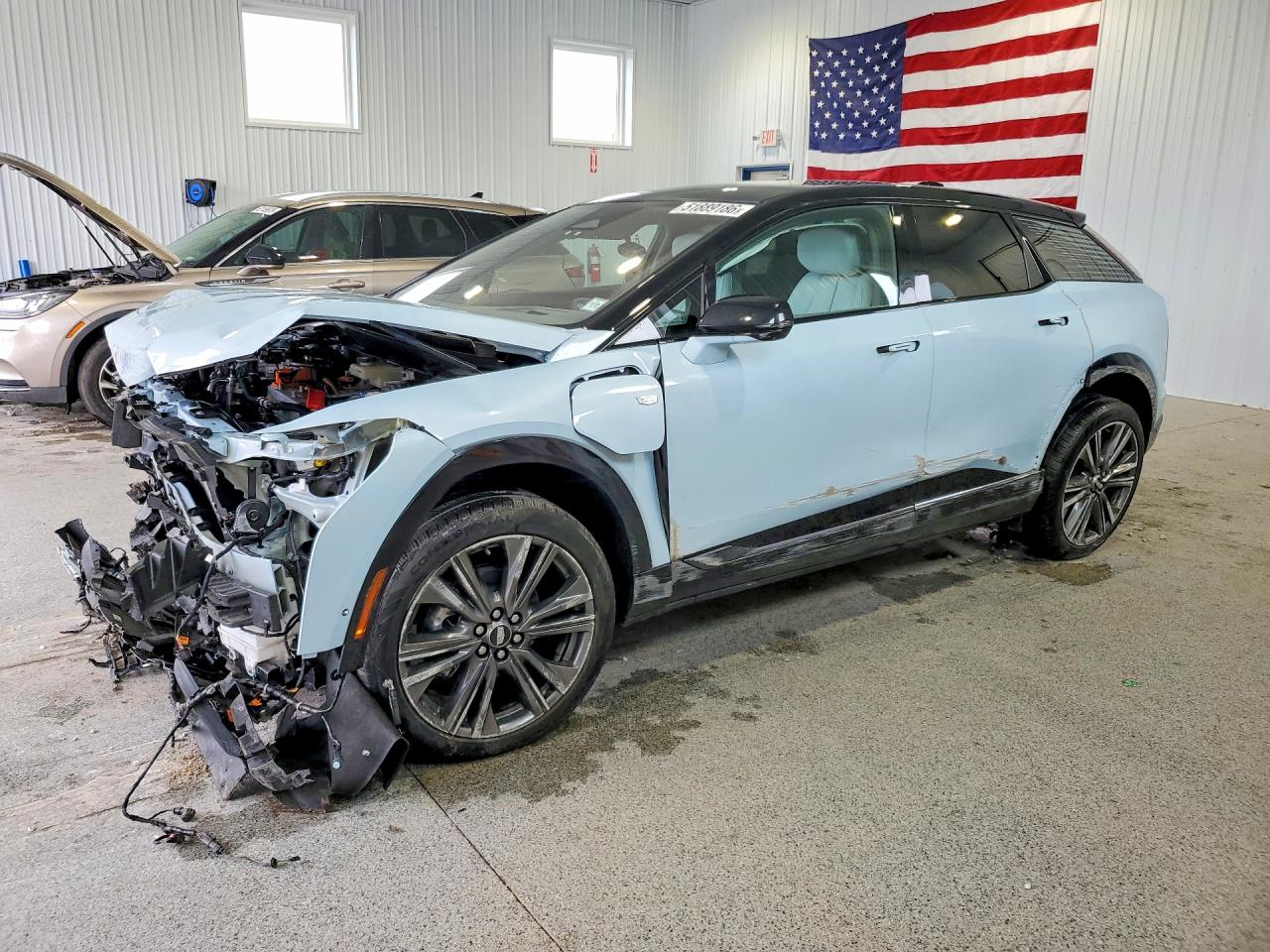 Salvage Cadillac Optiq Image