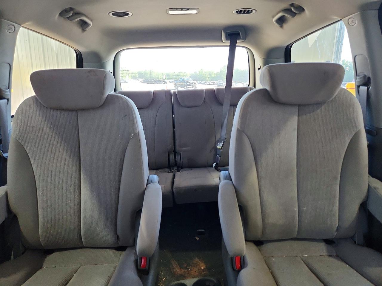 Kia Sedona Lx