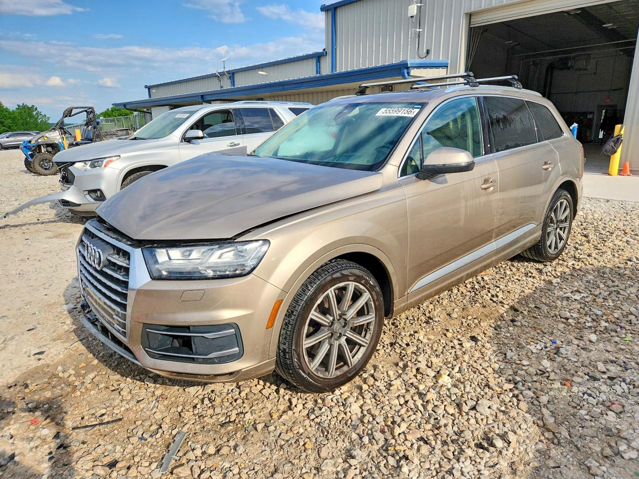 Salvage Audi Q7 Image