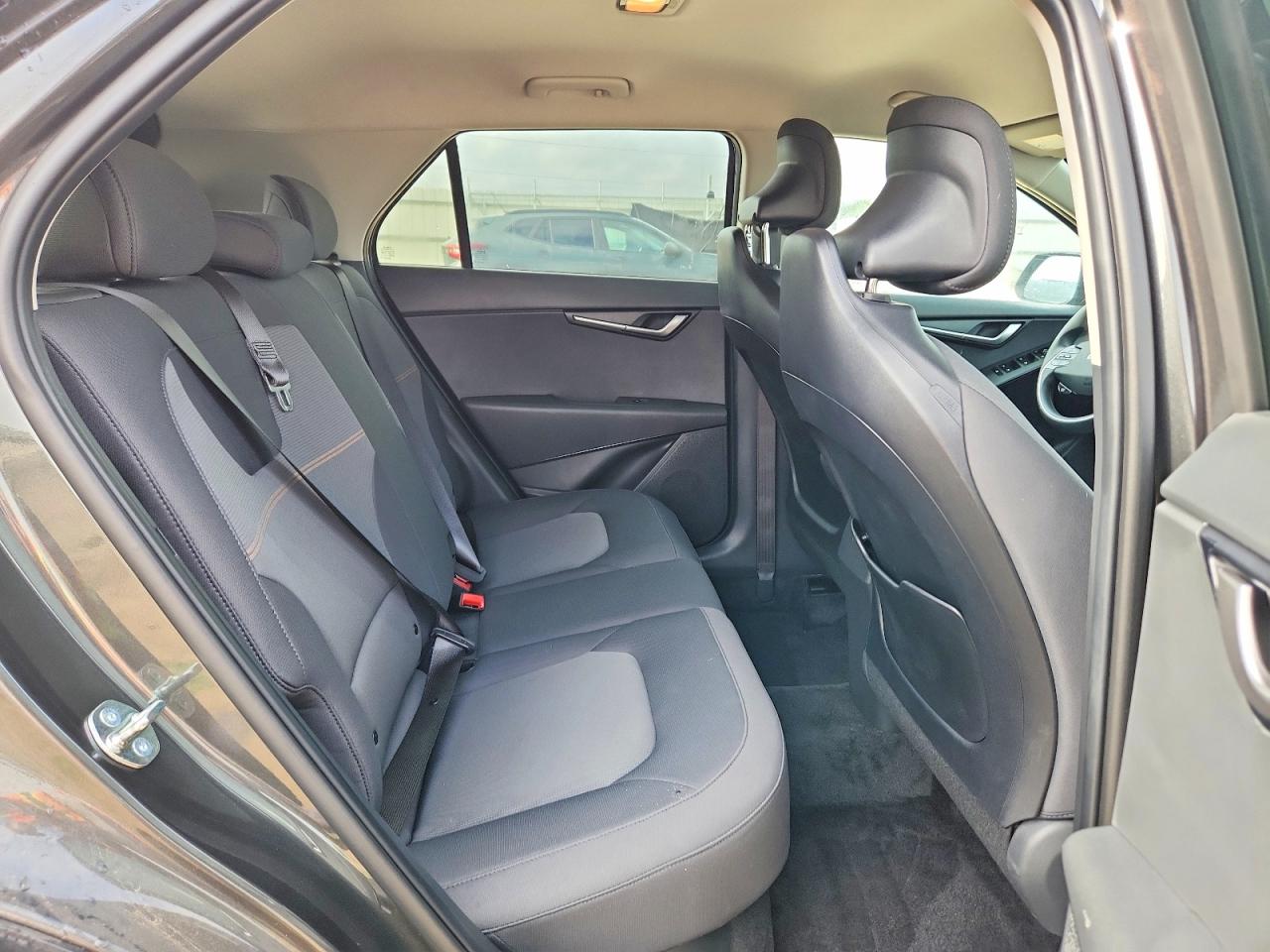 Kia Niro Lx