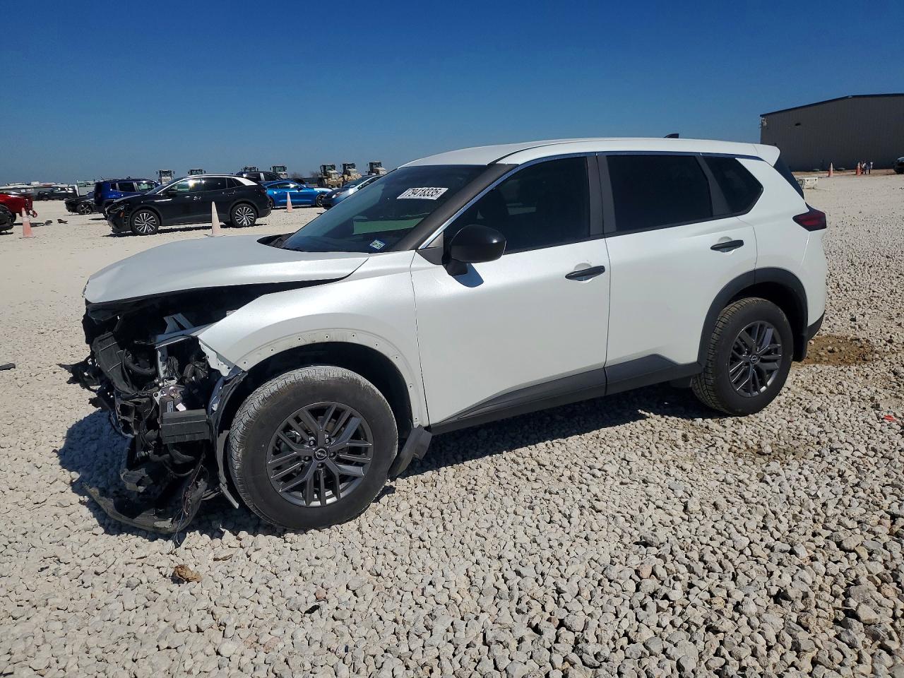 Salvage Nissan Rogue Image