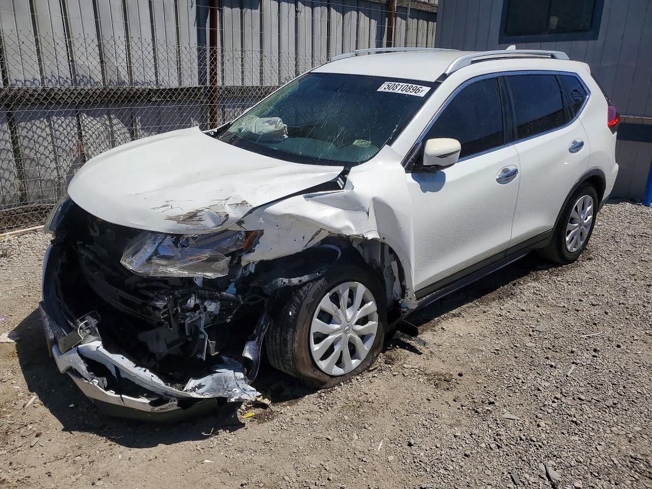 Salvage Nissan Rogue Image